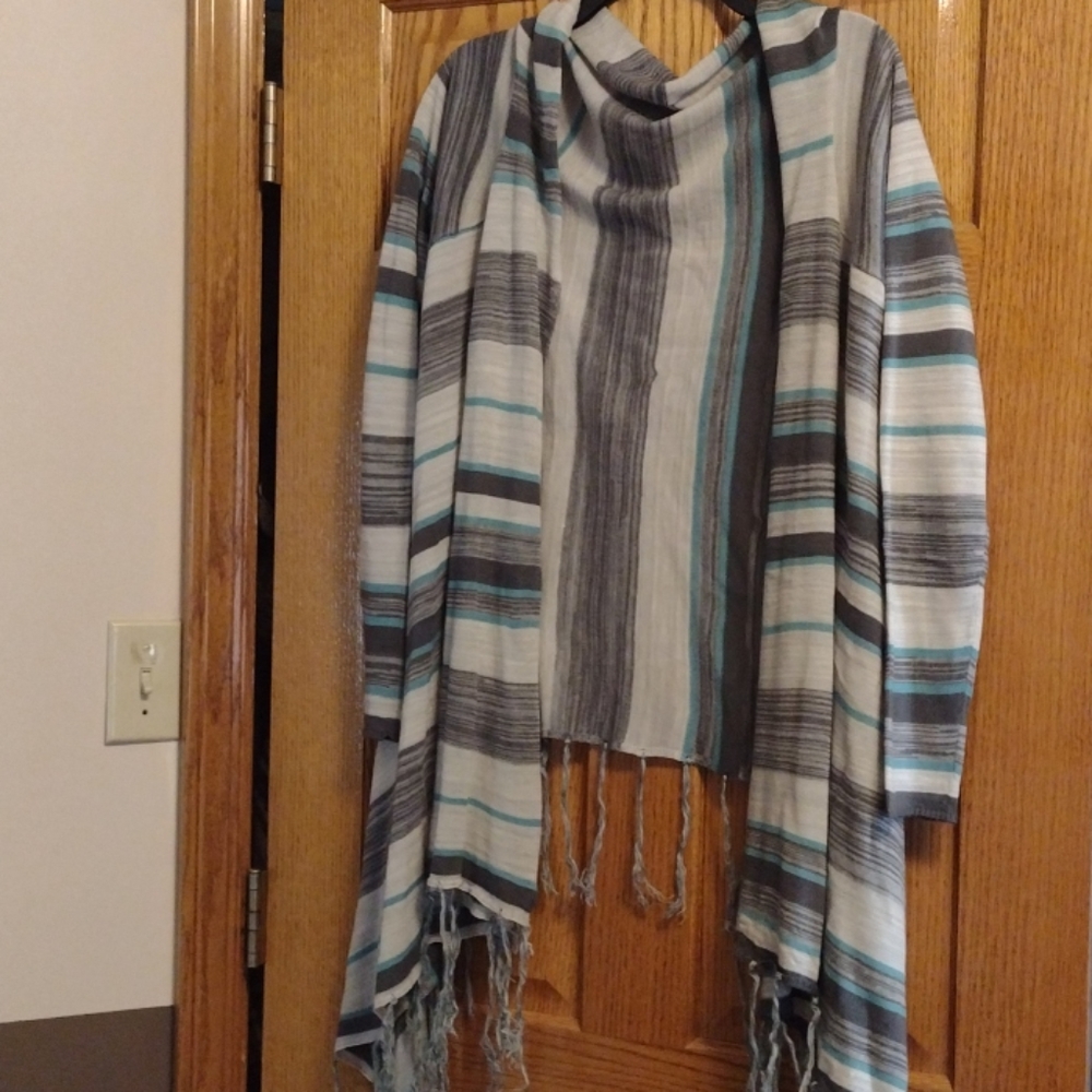 Open sweater. Multicolored. Tassels. Size: L